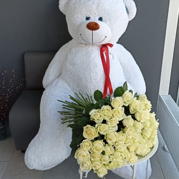 101 белая роза с плюшевым мишкой  в Джанкое