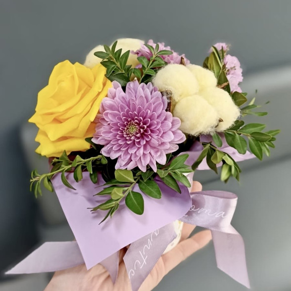 Цветы в стаканчике в Джанкое