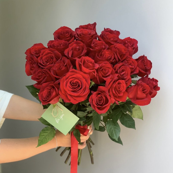 27 красных импортных роз, лента в Джанкое