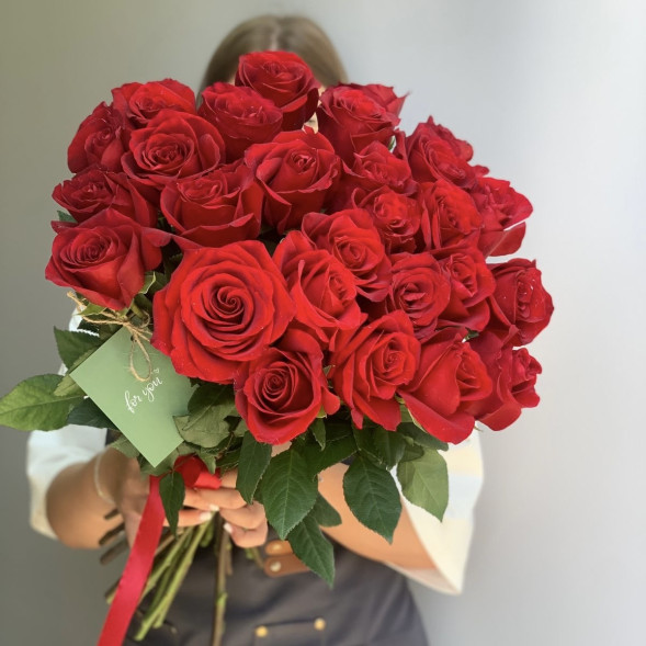 27 красных импортных роз, лента в Джанкое