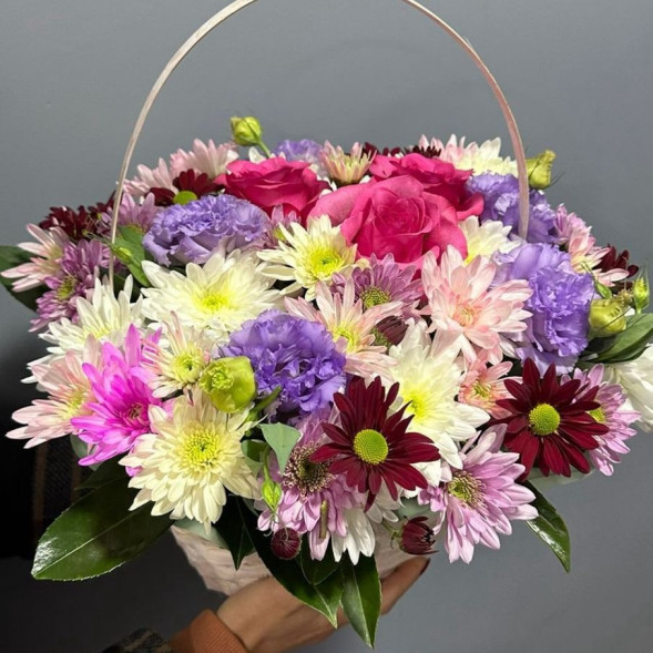 Композиция в корзине «Палитра нежности» в Джанкое